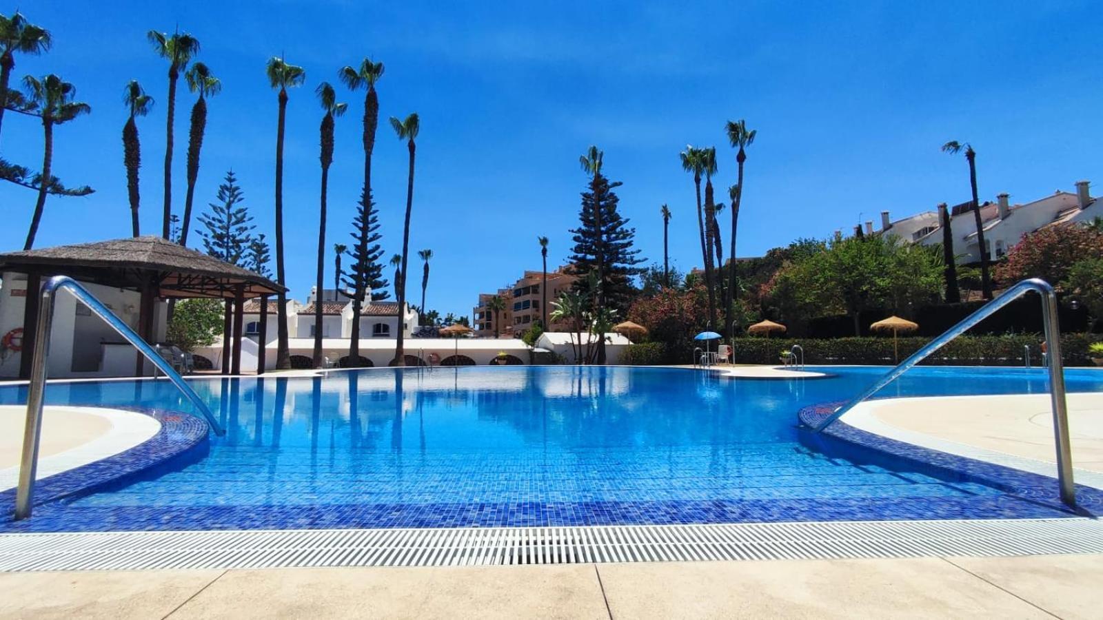 Benalgolf Lovely Apartment In Benalmadena With Sea Views, Excellent Wifi Connection, Private Backyard With Bbq Luaran gambar